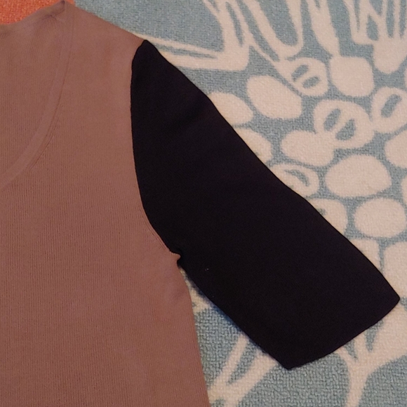 2 for $7: Ann Taylor Brown & Black Knit Top, Small - Picture 4 of 8
